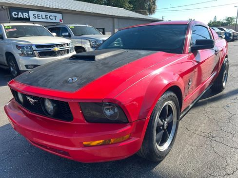 Used 2006 Ford Mustang Coupe image 2