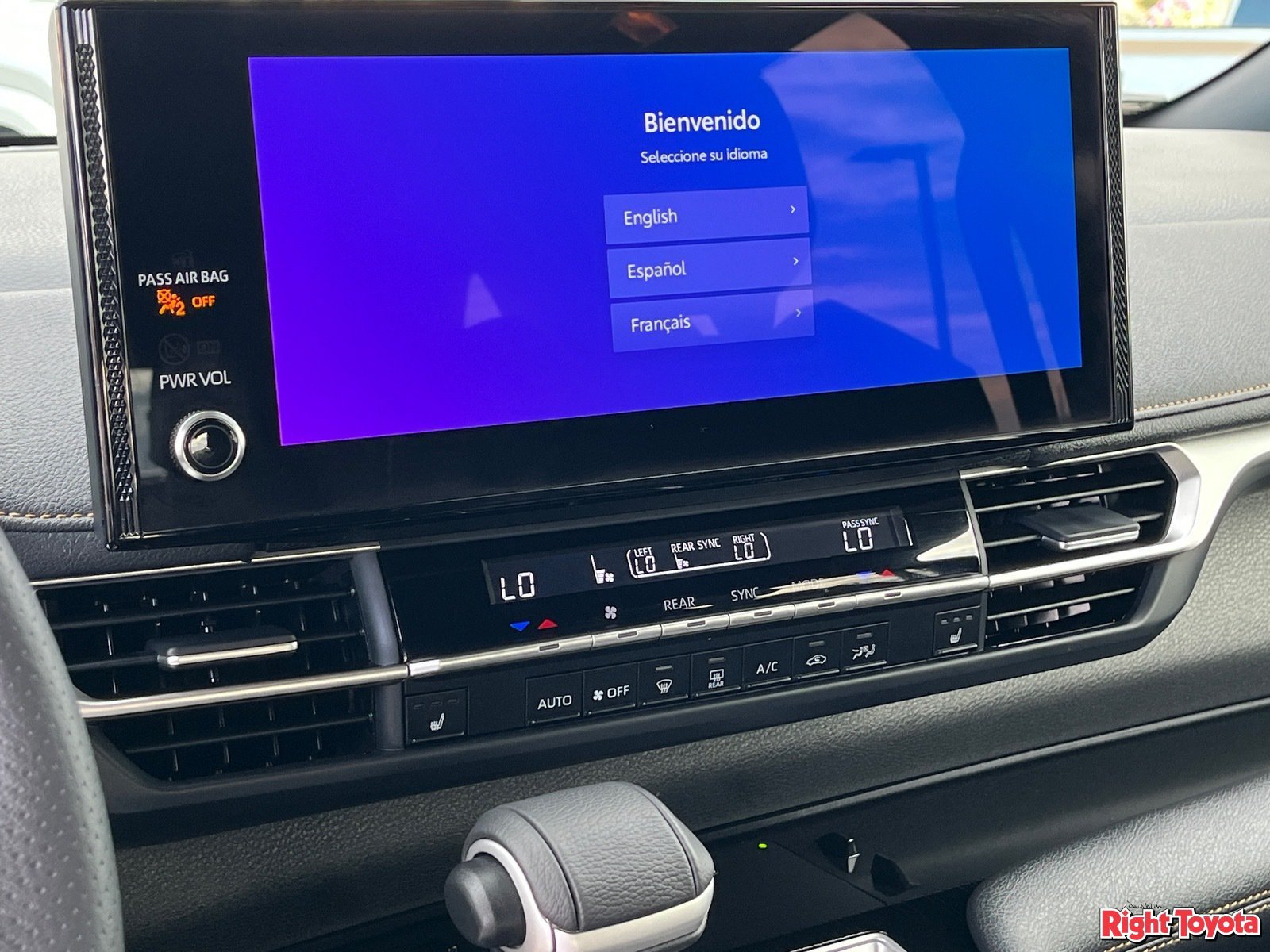Certified 2025 Toyota Sienna XLE Woodland Edition AWD/4WD image 28