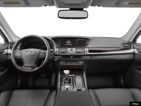 Used 2014 Lexus LS 460 w/ Comfort Package RWD image 4
