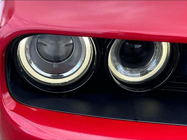Used 2015 Dodge Challenger R/T Plus RWD image 28