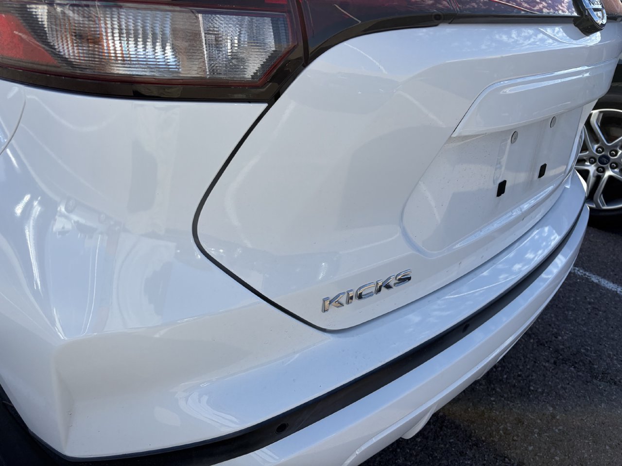 Used 2021 Nissan Kicks S FWD image 8