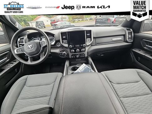 Used 2025 RAM 1500 Big Horn AWD/4WD image 29