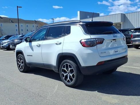 Used 2025 Jeep Compass Limited AWD/4WD image 7