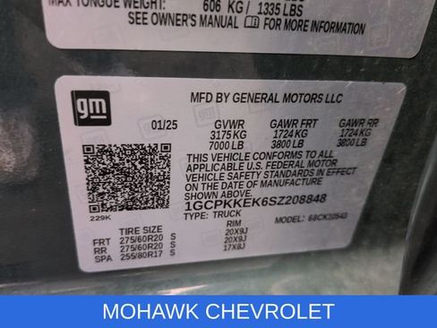 Used 2025 Chevrolet Silverado 1500 LT AWD/4WD image 34