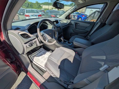Used 2015 Chevrolet Traverse LT FWD image 16