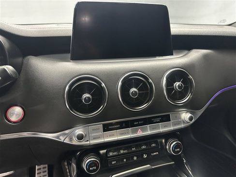 Used 2021 Kia Stinger GT1 AWD/4WD image 21