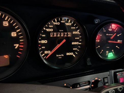 Used 1996 Porsche 911 image 10