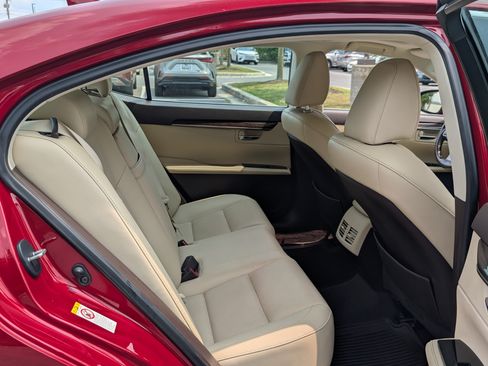 Used 2018 Lexus ES 350 w/ Premier Package FWD image 9