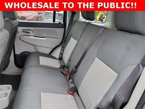 Used 2008 Jeep Liberty Limited w/ Premium Sound Group image 16