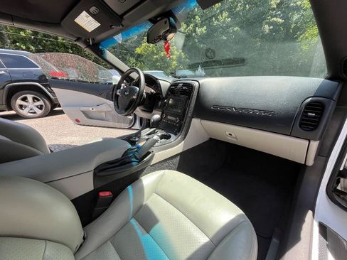 Used 2011 Chevrolet Corvette Convertible w/ Preferred Equipment Group RWD image 26