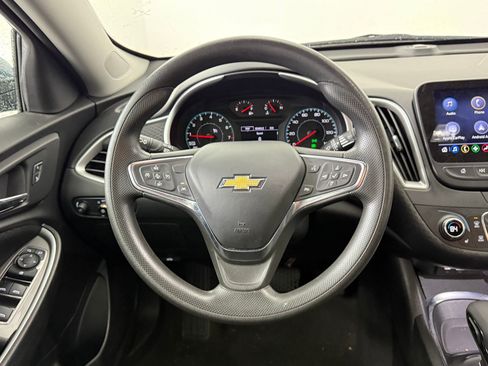 Used 2025 Chevrolet Malibu LT image 28
