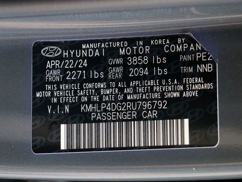 Used 2024 Hyundai Elantra Limited FWD image 30