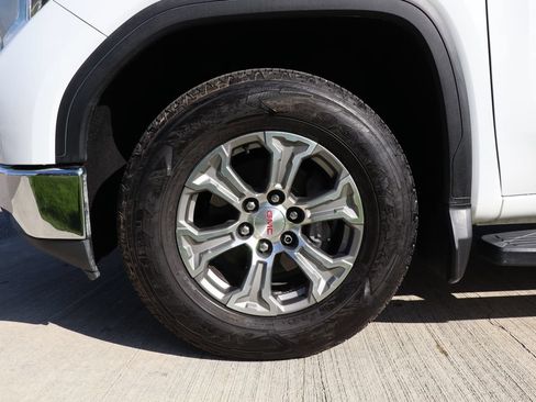 Used 2021 GMC Sierra 1500 4x4 Crew Cab w/ Sierra Value Package image 25