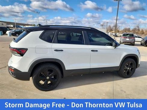 New 2026 Volkswagen Taos SE AWD/4WD image 2