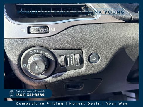 Used 2021 Jeep Cherokee Latitude Lux w/ Comfort/Convenience Group image 27