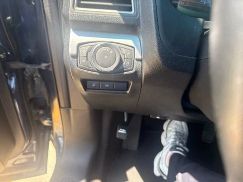 Used 2017 Ford Explorer XLT w/ Equipment Group 202A FWD image 41