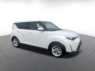Used 2025 Kia Soul LX w/ LX Technology Package video 2