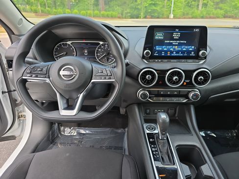 Used 2024 Nissan Sentra SV image 17