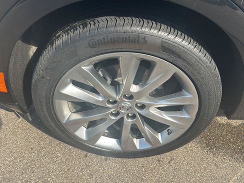 Used 2023 Buick Envision Avenir AWD/4WD image 9