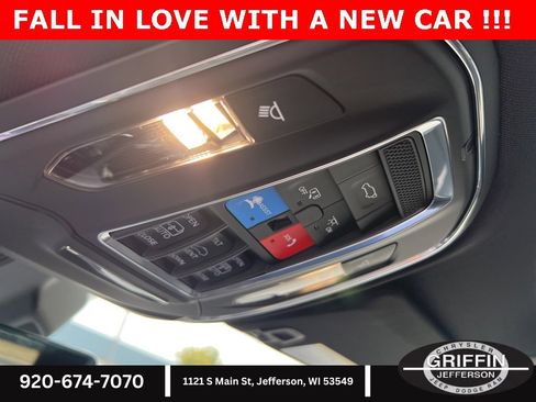 New 2025 Jeep Grand Cherokee Limited w/ Luxury Tech Group II image 32