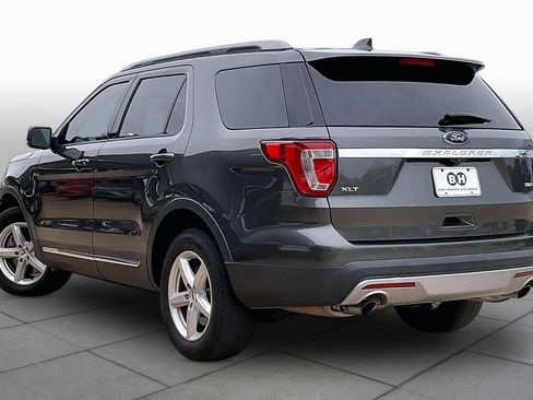 Used 2017 Ford Explorer XLT w/ Equipment Group 202A AWD/4WD image 12
