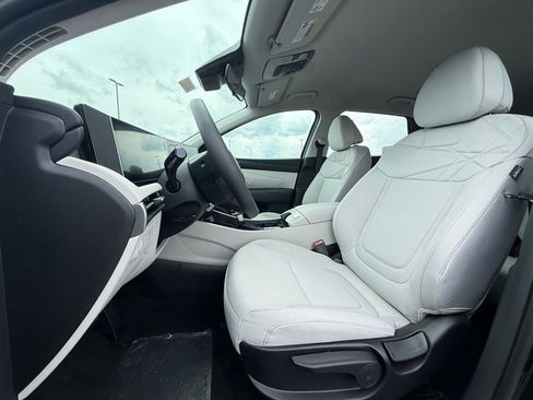 Used 2025 Hyundai Tucson SE FWD image 21