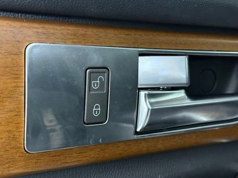 Used 2016 Land Rover LR4 HSE AWD/4WD image 21