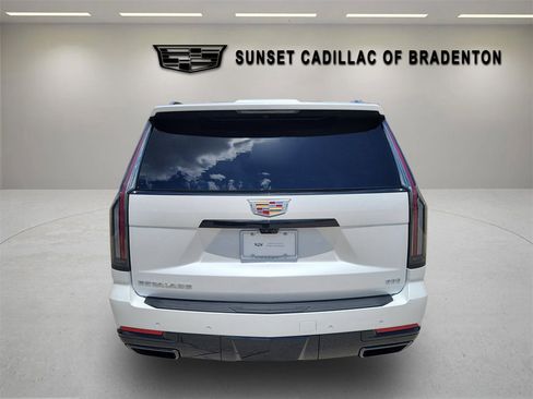 Certified 2025 Cadillac Escalade Sport Platinum w/ LPO, Floor Liner Package AWD/4WD image 5