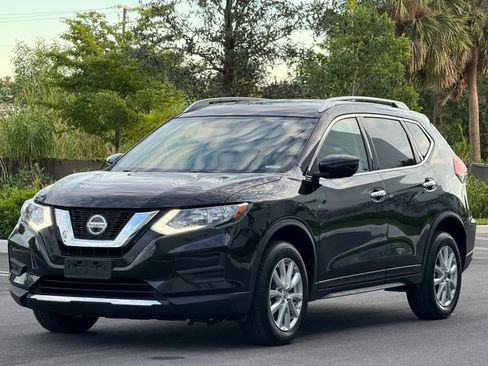Used 2018 Nissan Rogue SV AWD/4WD image 13