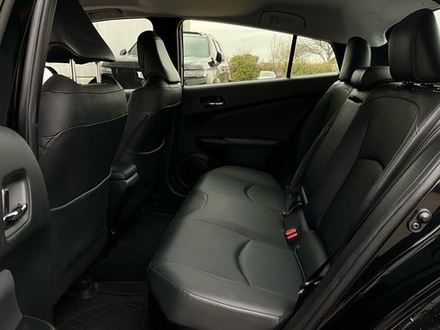 Used 2017 Toyota Prius Four w/ Premium Convenience Package image 11