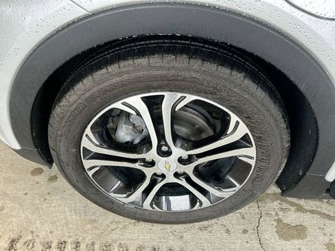 Used 2017 Chevrolet Bolt Premier w/ Driver Confidence II Package image 31