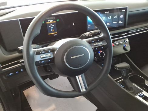 Certified 2025 Hyundai Santa Cruz SEL image 11