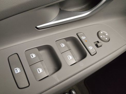 Used 2025 Hyundai Elantra Sport image 27