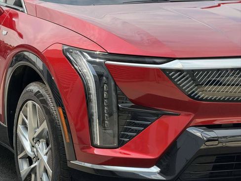 Used 2025 Cadillac Optiq Luxury 1 w/ LPO, Floor Liner Package AWD/4WD image 12