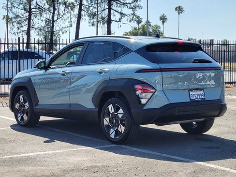 Used 2025 Hyundai Kona SEL FWD image 3