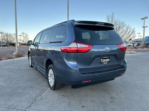 Used 2016 Toyota Sienna XLE Premium image 5