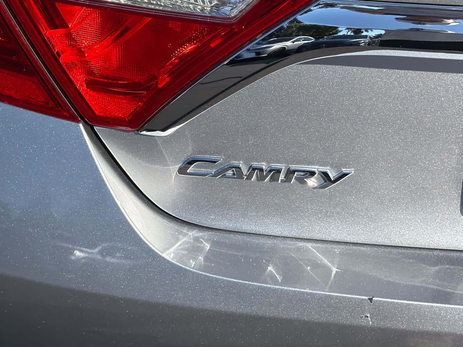 Used 2017 Toyota Camry LE FWD image 29