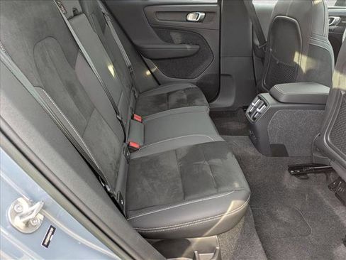 Used 2023 Volvo XC40 Recharge Ultimate image 21