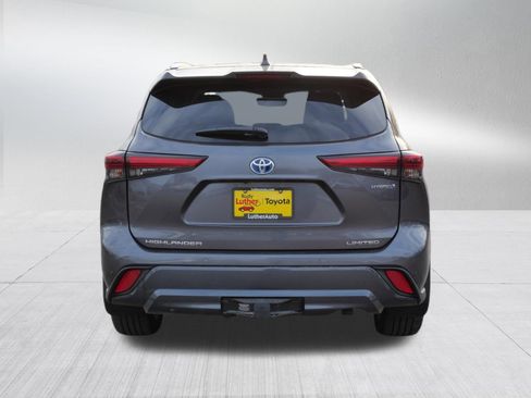 Used 2023 Toyota Highlander Limited image 7