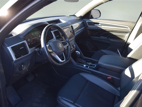 Used 2020 Volkswagen Atlas Cross Sport SEL image 8