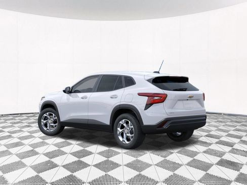 New 2026 Chevrolet Trax LS w/ LS Convenience Package FWD image 6