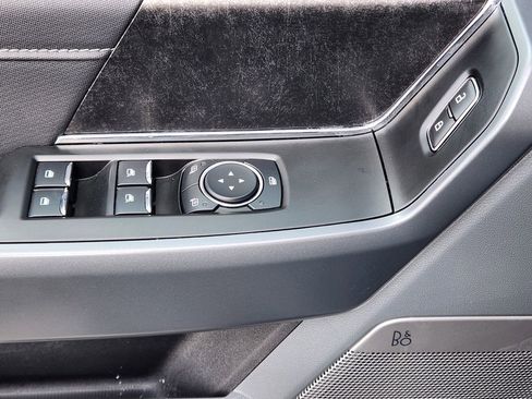 Used 2024 Ford F150 Lightning Flash image 9