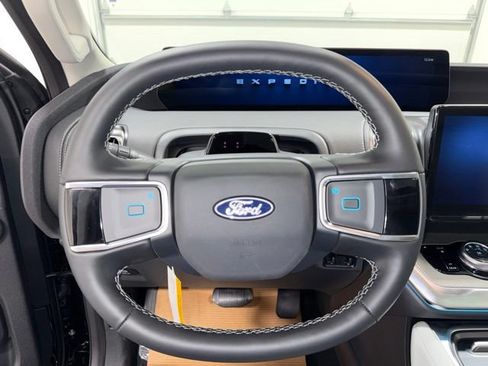 New 2027 Ford Expedition Platinum w/ Platinum Ultimate Package AWD/4WD image 16