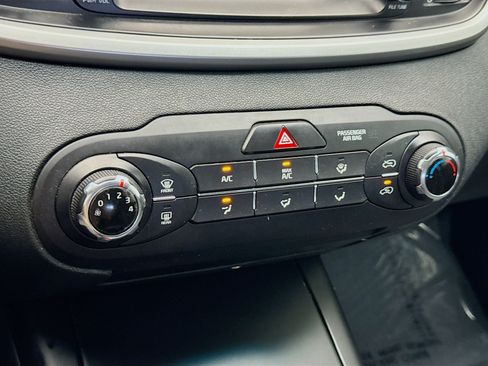 Used 2020 Kia Sorento L FWD image 12