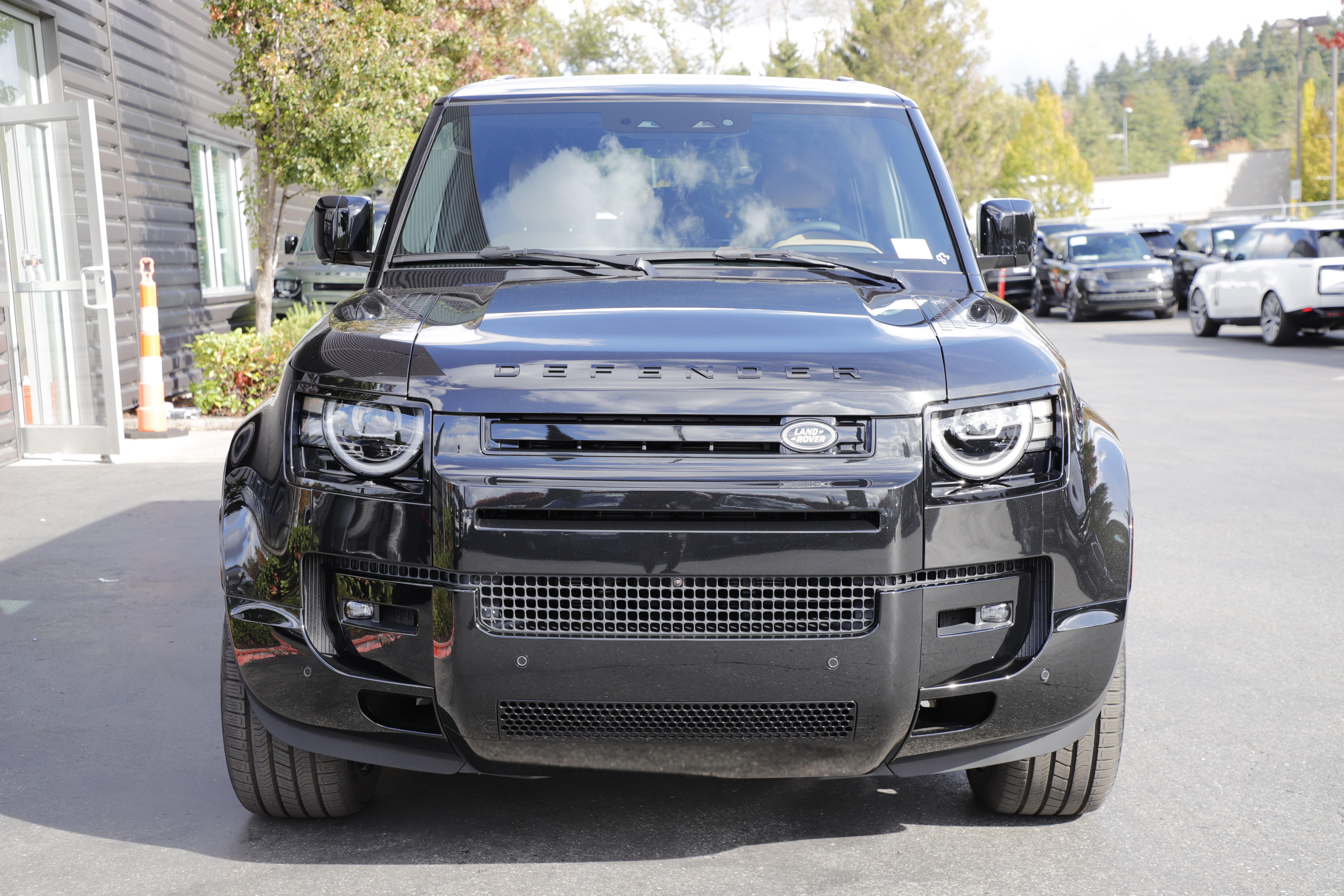 New 2026 Land Rover Defender 110 X-Dynamic SE AWD/4WD image 4