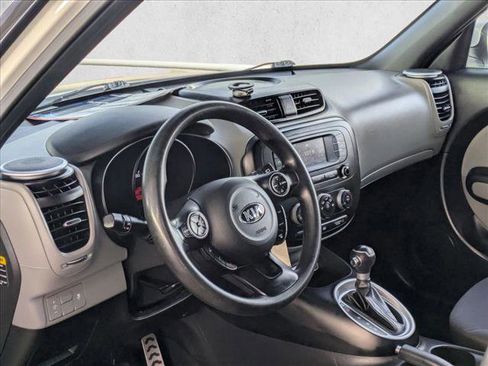Used 2016 Kia Soul Base w/ Convenience Package image 10