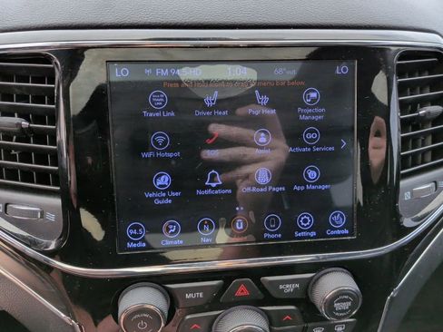 Used 2020 Jeep Grand Cherokee Limited image 28