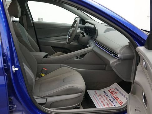 New 2024 Hyundai Elantra SEL w/ Convenience Package image 21