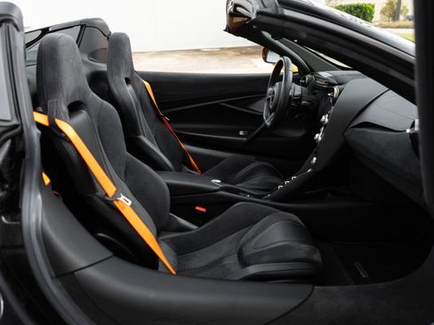 Used 2020 McLaren 720S Performance image 18