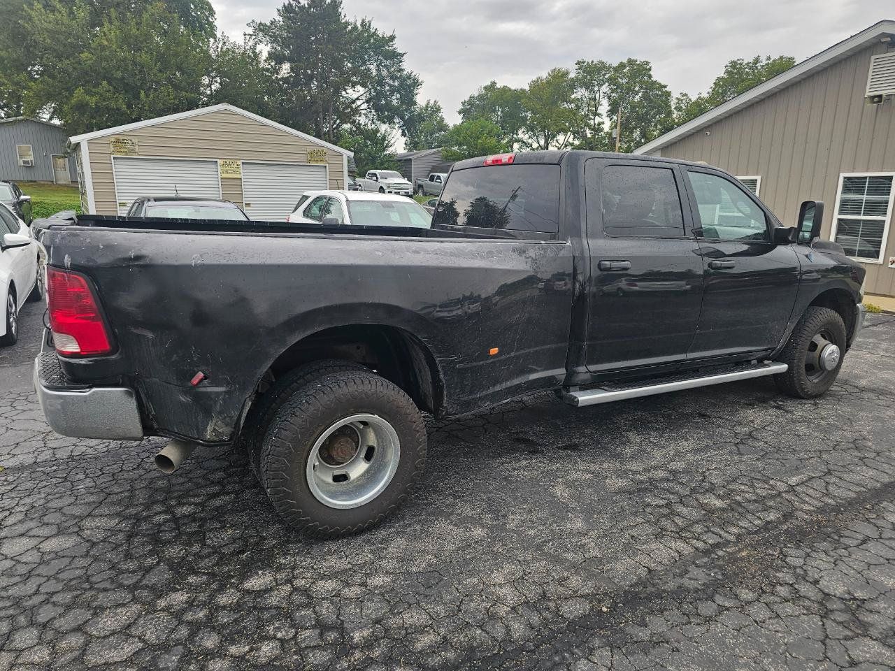 Used 2013 RAM 3500 Tradesman w/ Chrome Appearance Group RWD image 3